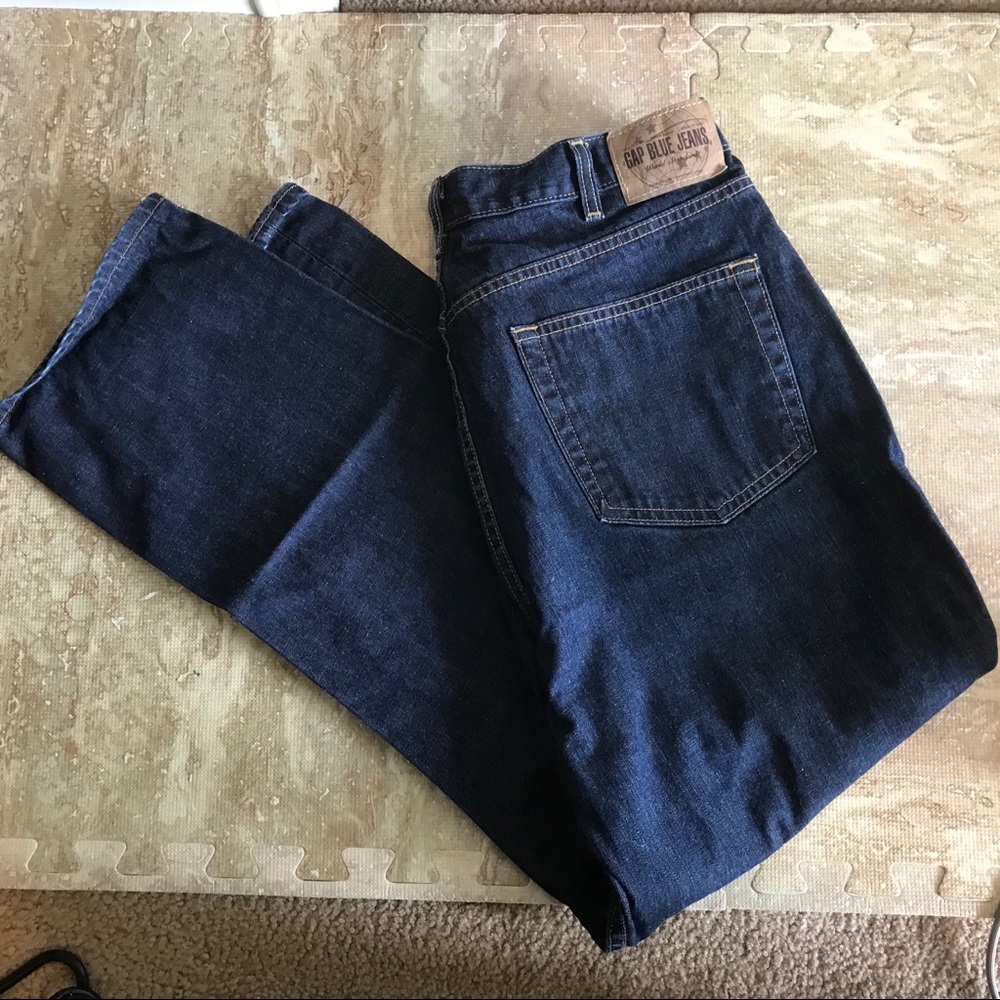 Men’s Gap relaxed fit jeans 36x30 dark denim
